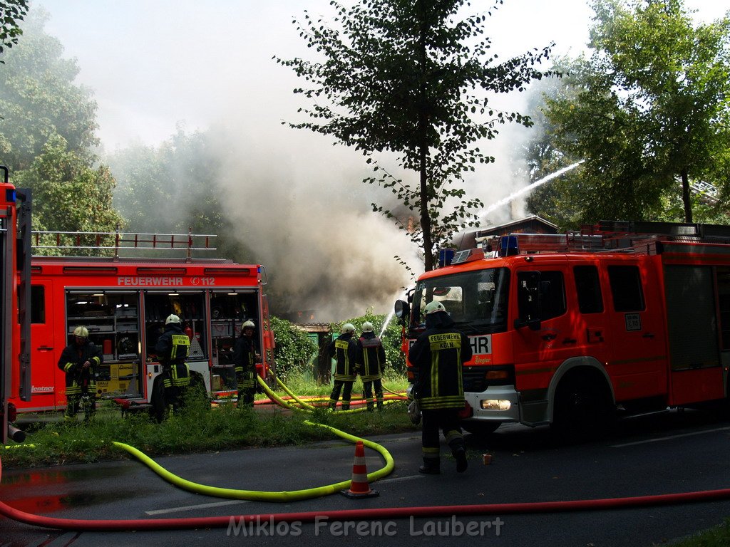 Brand Schuetzenhof Neusser Landstr P5345.JPG